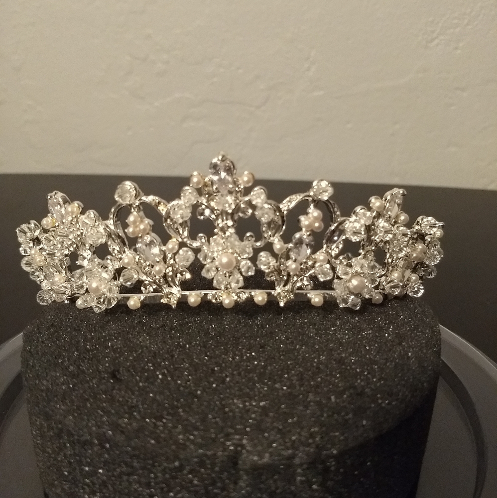 David's Bridal Pearl Sparkly Tiara Crown